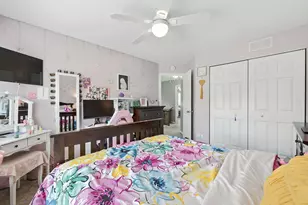 26 N Berkshire Ln, Round Lake, IL 60073 - Photo 26