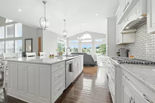 26 N Berkshire Ln, Round Lake, IL 60073 - Photo 6