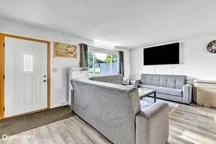 439 N Fairfield Ave, Lombard, IL 60148 - Photo 4