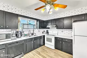 439 N Fairfield Ave, Lombard, IL 60148 - Photo 10