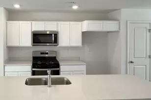 6530 Linden Trl, Wonder Lake, IL 60097 - Photo 6