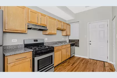 4055 S Calumet Avenue #3, Chicago, IL 60653 - Photo 2