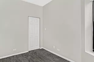 4055 S Calumet Ave, Chicago, IL 60653 - Photo 10