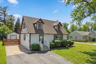 38 Lippincott Rd, Fox Lake, IL 60020 - Photo 2