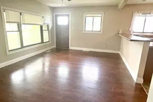 1415 Plain St, Peru, IL 61354 - Photo 2