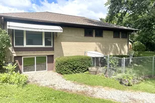 1415 Plain St, Peru, IL 61354 - Photo 14