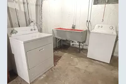 1415 Plain Street, Peru, IL 61354 - Photo 12