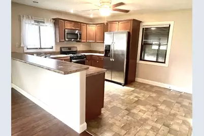 1415 Plain Street, Peru, IL 61354 - Photo 4