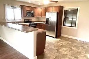 1415 Plain St, Peru, IL 61354 - Photo 4