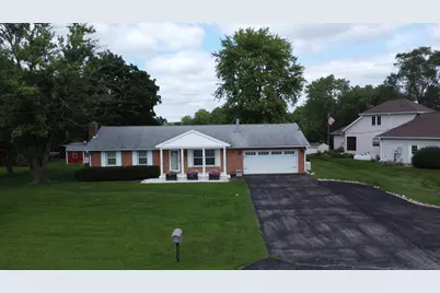 204 Kellerhal Drive, Cissna Park, IL 60924 - Photo 2