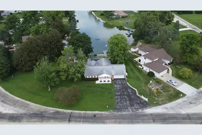 204 Kellerhal Drive, Cissna Park, IL 60924 - Photo 4