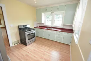 923 17th St, Rockford, IL 61104 - Photo 12