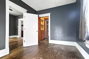 603 W Oakland Ave, Bloomington, IL 61701 - Photo 8