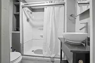 603 W Oakland Ave, Bloomington, IL 61701 - Photo 20