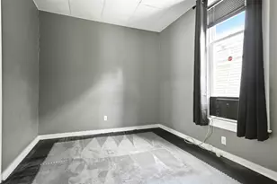 603 W Oakland Ave, Bloomington, IL 61701 - Photo 12