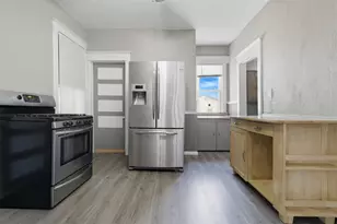 603 W Oakland Ave, Bloomington, IL 61701 - Photo 18