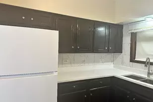 19208 Pine Dr, Country Club Hills, IL 60478 - Photo 8