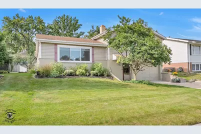 8838 Oakwood Drive, Hickory Hills, IL 60457 - Photo 2