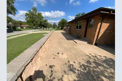 378 Oakwood Drive, Crete, IL 60417 - Photo 8