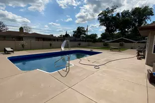 378 Oakwood Dr, Crete, IL 60417 - Photo 24