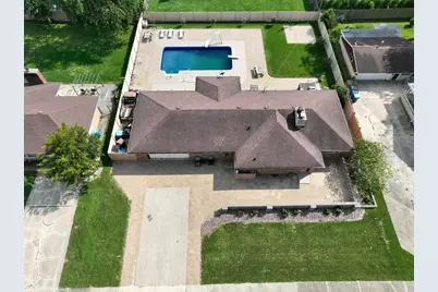 378 Oakwood Drive, Crete, IL 60417 - Photo 2