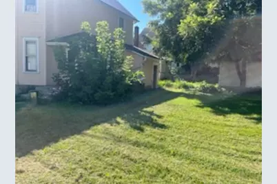 1002 Oak Avenue S, Freeport, IL 61032 - Photo 4