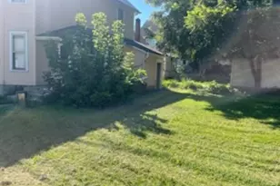 1002 Oak Ave S, Freeport, IL 61032 - Photo 4