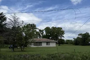 12877 E 2110 Rd S, Pembroke Twp, IL 60958 - Photo 2