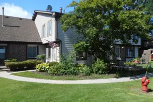 1729 Raintree Ct, Sycamore, IL 60178 - Photo 1