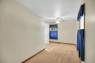 221 E 5th Ave, Rankin, IL 60960 - Photo 6