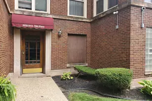 2234 E 70th Pl, Chicago, IL 60649 - Photo 2