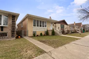 4567 N Merrimac Ave, Chicago, IL 60630 - Photo 2