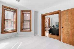 550 W Surf St, Chicago, IL 60657 - Photo 14