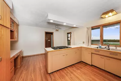 947 N 2nd Road, Dana, IL 61321 - Photo 4