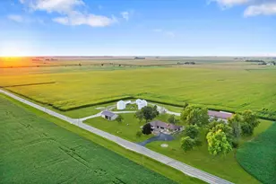 947 N 2nd Rd, Dana, IL 61321 - Photo 1