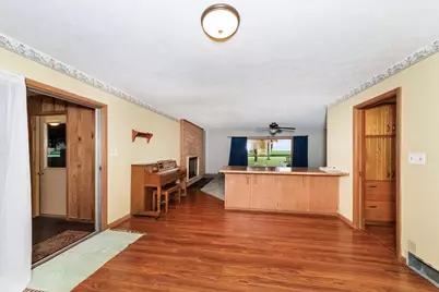 947 N 2nd Road, Dana, IL 61321 - Photo 8