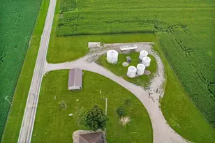 947 N 2nd Rd, Dana, IL 61321 - Photo 36