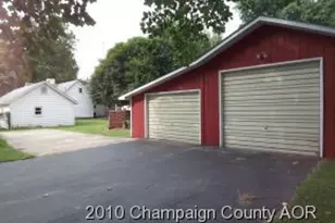606 E Van Allen St, Tuscola, IL 61953 - Photo 4