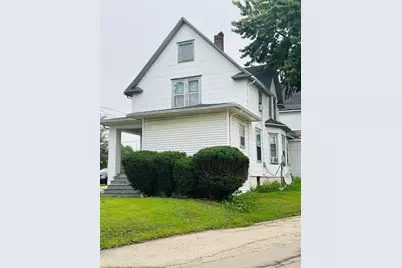 309 W Pleasant Street, Freeport, IL 61032 - Photo 1