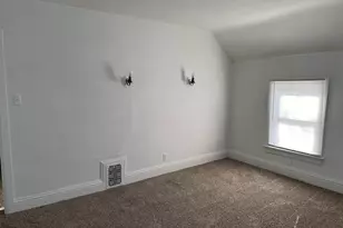 309 W Pleasant St, Freeport, IL 61032 - Photo 16