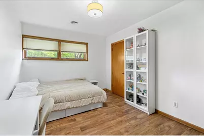 2020 Valley Road, Rockford, IL 61107 - Photo 16