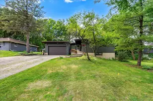 2020 Valley Rd, Rockford, IL 61107 - Photo 2