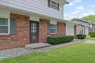 1007 Holiday Dr, Champaign, IL 61821 - Photo 6