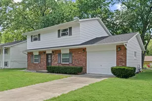 1007 Holiday Dr, Champaign, IL 61821 - Photo 2