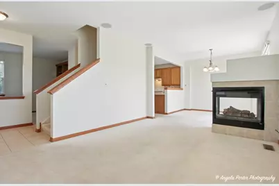 509 Legend Lane, McHenry, IL 60050 - Photo 6