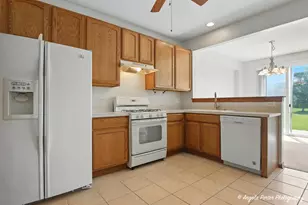 509 Legend Ln, McHenry, IL 60050 - Photo 14