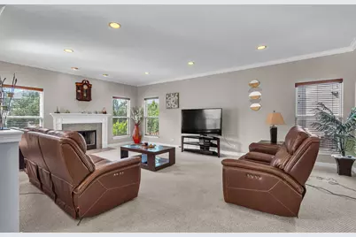 240 Hearthstone Drive, Bartlett, IL 60103 - Photo 4