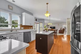 240 Hearthstone Dr, Bartlett, IL 60103 - Photo 8