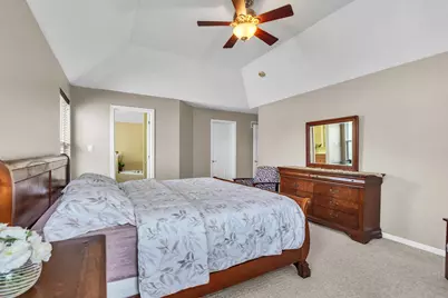 240 Hearthstone Drive, Bartlett, IL 60103 - Photo 16