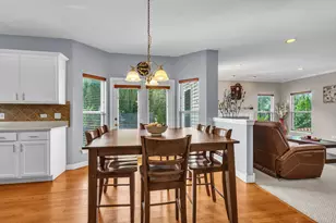 240 Hearthstone Dr, Bartlett, IL 60103 - Photo 10